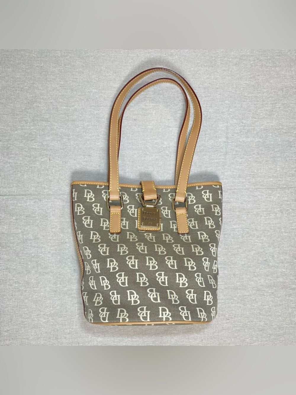 Dooney & Bourke | Vintage Tan and Gray Signature Classic Bucket Bag